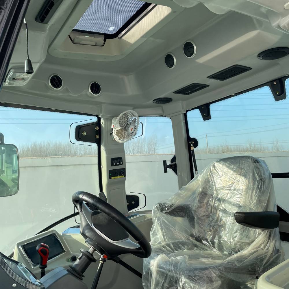 Heavy Tractor Agriculture Equipment 4 Wheel Drive 200HP Farm Wheeled Used Tractor for Agriculture