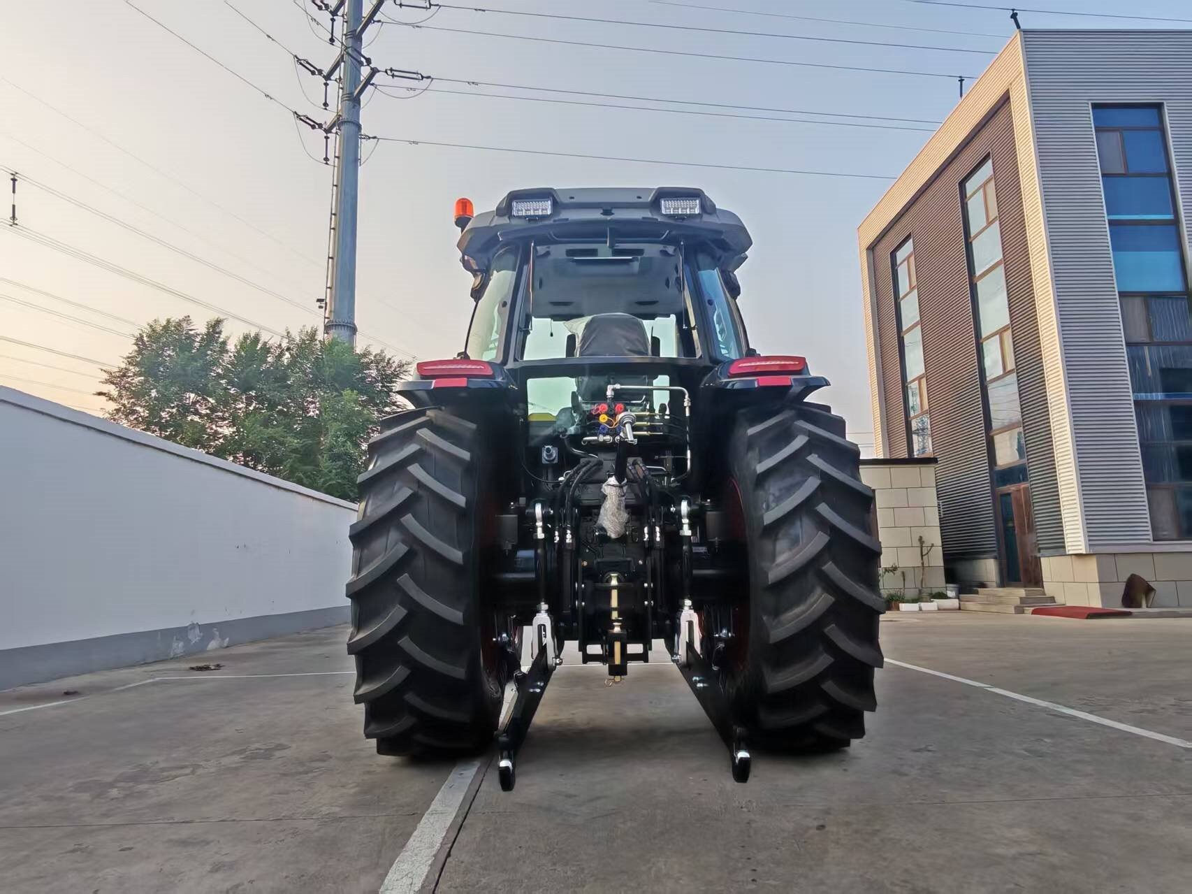 DONOL DN-C Series 180–200HP Farm Tractors